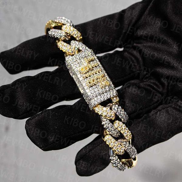 custom twon tone 925 sterling silver iced out mens vvs moissanite cuban link chain bracelet, White;black
custom twon tone 925 sterling silver iced out mens vvs moissanite cuban link chain bracelet, White;black