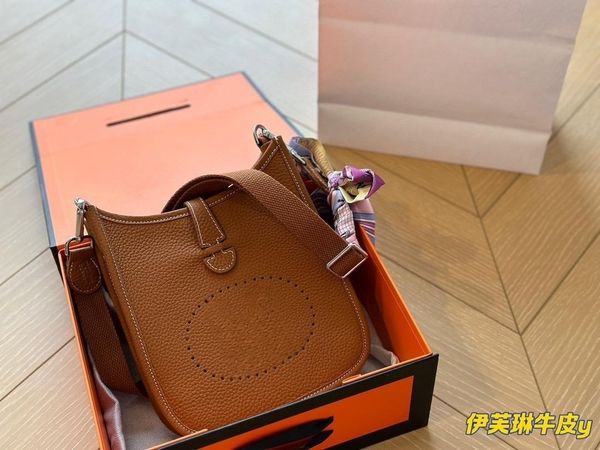 cross shoulder bag designer handbags branded bags crossbody cowhide handbag casual classic woman bags crossbody bag leather purse designer b
cross shoulder bag designer handbags branded bags crossbody cowhide handbag casual classic woman bags crossbody bag leather purse designer b