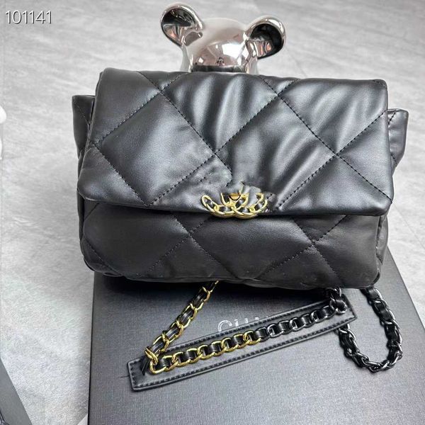 handbag designer 2023 new premium classic small wind lingge fragrant 19 cross body handheld women's bag
handbag designer 2023 new premium classic small wind lingge fragrant 19 cross body handheld women's bag