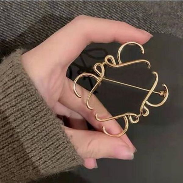designer brooch women luxury jewelry gold copper brooches men broche lowe brooch fashion pendant accessories, Gray
designer brooch women luxury jewelry gold copper brooches men broche lowe brooch fashion pendant accessories, Gray
