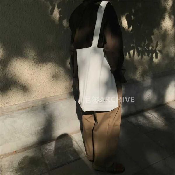 luxuries designers bag margiela magilla men and women's mm6 sheepskin cross-body shoulder waist bag chest bag cloud bag s2o6
luxuries designers bag margiela magilla men and women's mm6 sheepskin cross-body shoulder waist bag chest bag cloud bag s2o6