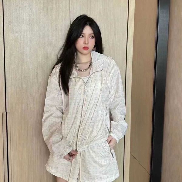 summer ladies casual hooded letter print sunscreen coat, soft and comfortable fiber fabric not hook, loose casual fashion, daily dating ever, Black;brown
summer ladies casual hooded letter print sunscreen coat, soft and comfortable fiber fabric not hook, loose casual fashion, daily dating ever, Black;brown