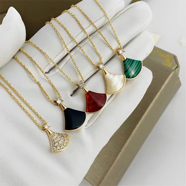 vintage lucky pendant necklace designer 18k yellow gold plated white mother of pearl butterfly charm short chain choker for women fan-shaped, Silver
vintage lucky pendant necklace designer 18k yellow gold plated white mother of pearl butterfly charm short chain choker for women fan-shaped, Silver