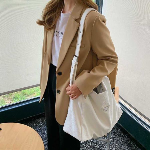 handbag designer 2023 simple and large capacity for women's autumn new shoulder commuter with foreign soft face bag
handbag designer 2023 simple and large capacity for women's autumn new shoulder commuter with foreign soft face bag