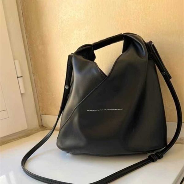 luxuries designers bag margiela magilla men and women's mm6 sheepskin cross-body shoulder waist bag chest bag cloud bag tr76
luxuries designers bag margiela magilla men and women's mm6 sheepskin cross-body shoulder waist bag chest bag cloud bag tr76