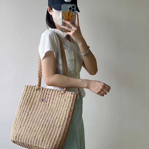 summer straw woven bag women designer luxurys handbags street fashion vegetable basket woven bag one shoulder handbag 230615
summer straw woven bag women designer luxurys handbags street fashion vegetable basket woven bag one shoulder handbag 230615