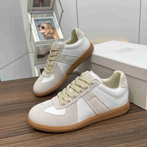 mm6 margiela training shoes 2023 summer new cowhide round head lace up casual fashion classic sneakers, Black
mm6 margiela training shoes 2023 summer new cowhide round head lace up casual fashion classic sneakers, Black