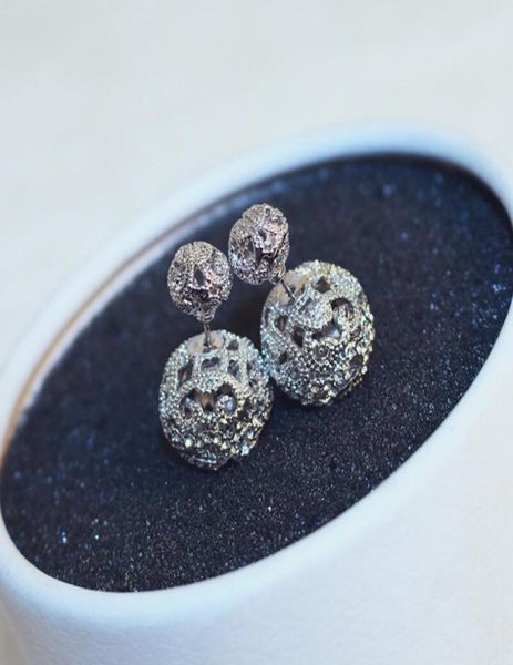 modern minimalist style inlaid zircon hollow exquisite earrings jewelry luxury personality ladies earrings casual gif1506623, Golden;silver
modern minimalist style inlaid zircon hollow exquisite earrings jewelry luxury personality ladies earrings casual gif1506623, Golden;silver