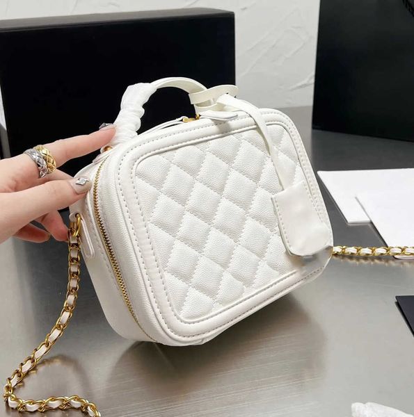 channel caviar makeup bag luxury cc shoulder classic designer box handbag calfskin leather quilted plaid gold metal chain double zipper sho
channel caviar makeup bag luxury cc shoulder classic designer box handbag calfskin leather quilted plaid gold metal chain double zipper sho