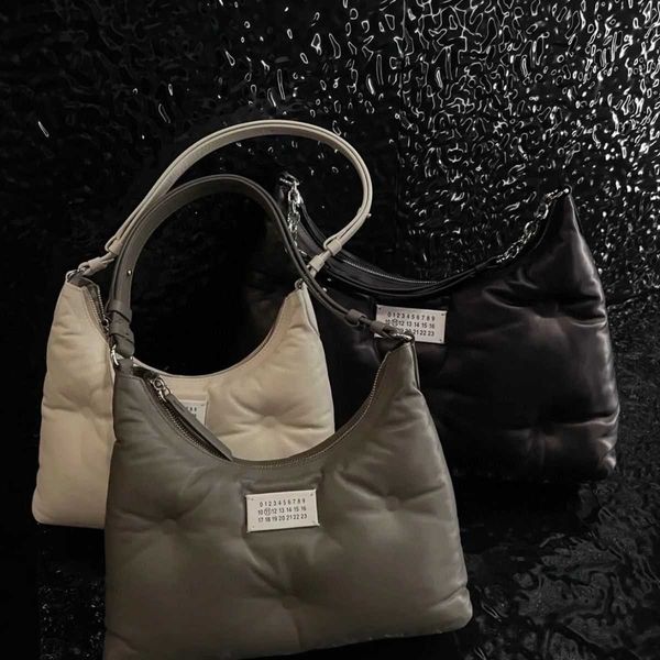 luxuries designers bag margiela magilla men and women's mm6 sheepskin cross-body shoulder waist bag chest bag cloud bag 6zdd yql0
luxuries designers bag margiela magilla men and women's mm6 sheepskin cross-body shoulder waist bag chest bag cloud bag 6zdd yql0