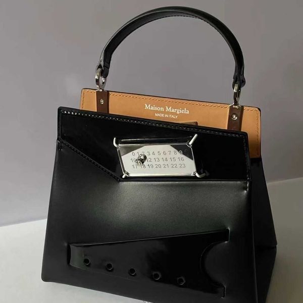 luxuries designers bag margiela magilla men and women's mm6 sheepskin cross-body shoulder waist bag chest bag cloud bag menf
luxuries designers bag margiela magilla men and women's mm6 sheepskin cross-body shoulder waist bag chest bag cloud bag menf