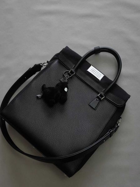 luxuries designers bag margiela magilla men and women's mm6 sheepskin cross-body shoulder waist bag chest bag cloud bag 8q2a
luxuries designers bag margiela magilla men and women's mm6 sheepskin cross-body shoulder waist bag chest bag cloud bag 8q2a