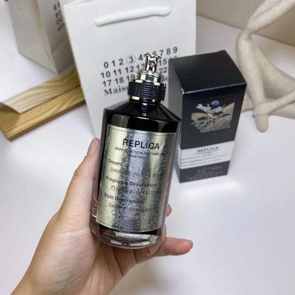 cologne epack dancing on the moon 100ml perfume for men women car air freshener spray long lasting high fragrance come with box
cologne epack dancing on the moon 100ml perfume for men women car air freshener spray long lasting high fragrance come with box