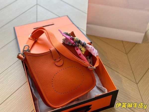 luxury bags crossbody classic woman bags designer handbag women one-shoulder hollow out open button fashion bags purse single handbags whole
luxury bags crossbody classic woman bags designer handbag women one-shoulder hollow out open button fashion bags purse single handbags whole