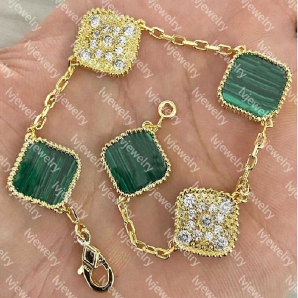 luxury designer 4 leaf clovers bracelets charm bracelets elegant fashion silver 18k gold agate shell mother of pearl women girls couple holi, Black
luxury designer 4 leaf clovers bracelets charm bracelets elegant fashion silver 18k gold agate shell mother of pearl women girls couple holi, Black