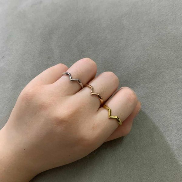 high-quality tiffay s925 all body sterling silver v-ring fashion versatile personalized new women's edition ring
high-quality tiffay s925 all body sterling silver v-ring fashion versatile personalized new women's edition ring
