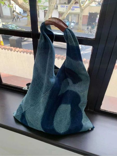 argiela mm6 majira glam slam hobo women's sheepskin liu wen same style leather cloud bag single shoulder underarm bag h8ty
argiela mm6 majira glam slam hobo women's sheepskin liu wen same style leather cloud bag single shoulder underarm bag h8ty
