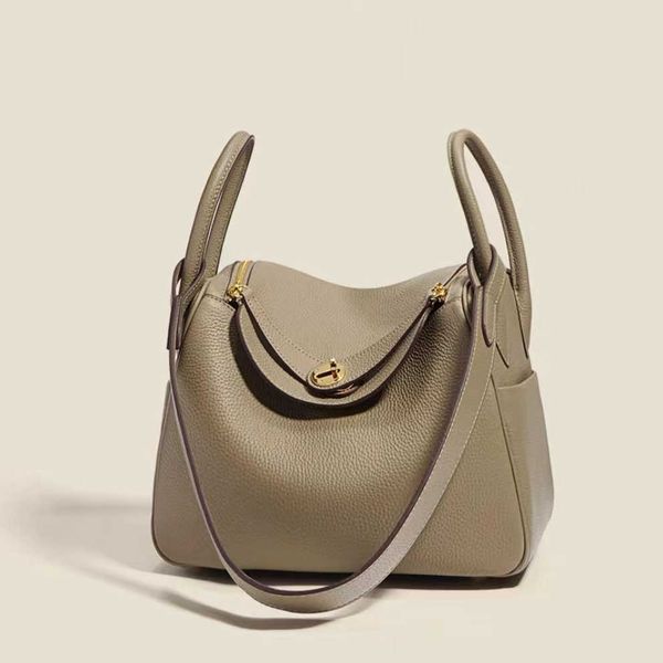 factory wholesale designer h ermes totes handbags head layer cowhide bag doctor's 2023 new cross body portable pillow medicine box fema
factory wholesale designer h ermes totes handbags head layer cowhide bag doctor's 2023 new cross body portable pillow medicine box fema