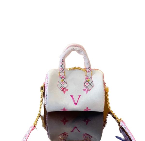 2023 fashion handbag light luxury design pillowcase fashion trend simple and beautiful leather women's printed design chain shoulder ba
2023 fashion handbag light luxury design pillowcase fashion trend simple and beautiful leather women's printed design chain shoulder ba