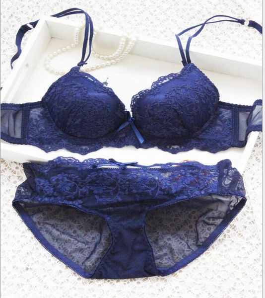 new 2019 cute pink blue black red gather white lace embroidery pad thin models girls underwear bra set1391513, Red;black
new 2019 cute pink blue black red gather white lace embroidery pad thin models girls underwear bra set1391513, Red;black