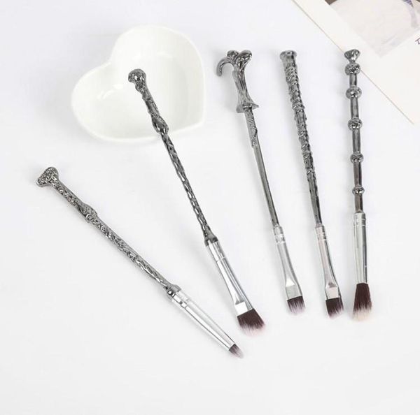 2022 shelves 5 pcs / set makeup brush magic wand eye shadow brush beauty cosmetics potter tool fast delivery2739475
2022 shelves 5 pcs / set makeup brush magic wand eye shadow brush beauty cosmetics potter tool fast delivery2739475