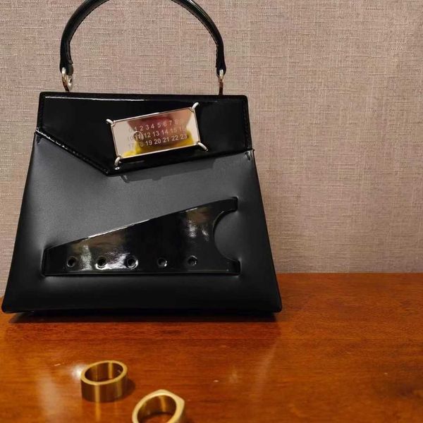luxuries designers bag margiela magilla men and women's mm6 sheepskin cross-body shoulder waist bag chest bag cloud bag bjal
luxuries designers bag margiela magilla men and women's mm6 sheepskin cross-body shoulder waist bag chest bag cloud bag bjal