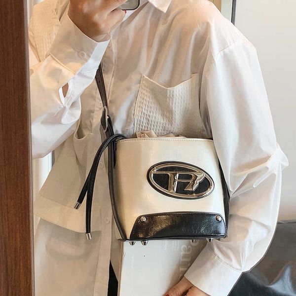 handbag designer 2023 this year's popular new niche design single shoulder crossbody for women in korea fashionable letter bucket bag
handbag designer 2023 this year's popular new niche design single shoulder crossbody for women in korea fashionable letter bucket bag
