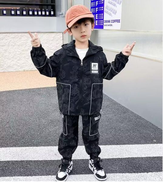 23ss autumn boys clothing sets reflective smile jacket+pants two pieces fashion printed for big kids boys girls suit 5-14 years large childr, White
23ss autumn boys clothing sets reflective smile jacket+pants two pieces fashion printed for big kids boys girls suit 5-14 years large childr, White