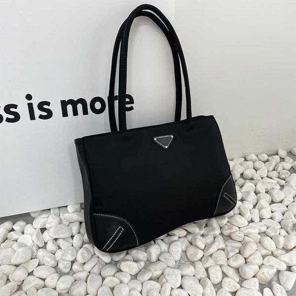 designer 2023 new big large capacity women's commuter computer single shoulder nylon handbag shopping bag
designer 2023 new big large capacity women's commuter computer single shoulder nylon handbag shopping bag