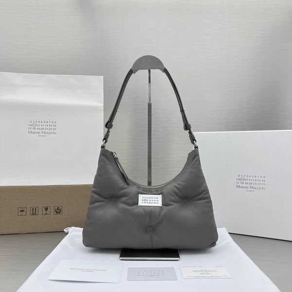 argiela mm6 majira totes hangbag glam slam hobo women's sheepskin style leather cloud bag single shoulder underarm bag by5v
argiela mm6 majira totes hangbag glam slam hobo women's sheepskin style leather cloud bag single shoulder underarm bag by5v