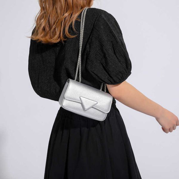 handbag designer 2023 minimal texture and trendy for women in the summer new women's single shoulder crossbody fashionable small bag
handbag designer 2023 minimal texture and trendy for women in the summer new women's single shoulder crossbody fashionable small bag