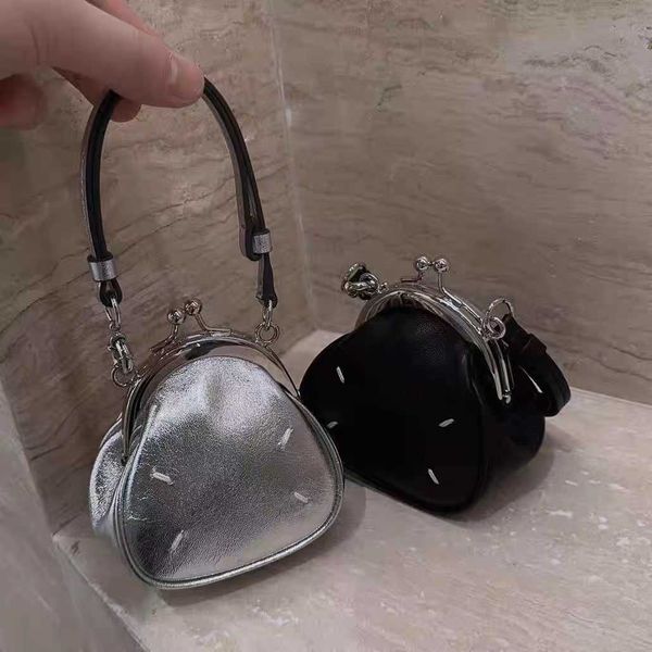 argiela mm6 majira glam slam hobo women's sheepskin liu wen same style leather cloud bag single shoulder underarm bag o6lc
argiela mm6 majira glam slam hobo women's sheepskin liu wen same style leather cloud bag single shoulder underarm bag o6lc