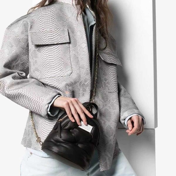 luxuries designers bag margiela magilla men and women's mm6 sheepskin cross-body shoulder waist bag chest bag cloud bag fe7o 3jes
luxuries designers bag margiela magilla men and women's mm6 sheepskin cross-body shoulder waist bag chest bag cloud bag fe7o 3jes