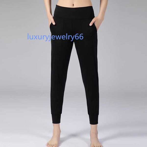 women's pants capris naked feel loose fit sport yoga pants workout joggers women elastic workout gym leggings with two side pocket, Black;white
women's pants capris naked feel loose fit sport yoga pants workout joggers women elastic workout gym leggings with two side pocket, Black;white
