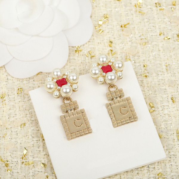 2023 luxury quality charm drop earring with nature shell beads and red color in 18k gold plated have box flower shape ps7324b, Golden
2023 luxury quality charm drop earring with nature shell beads and red color in 18k gold plated have box flower shape ps7324b, Golden