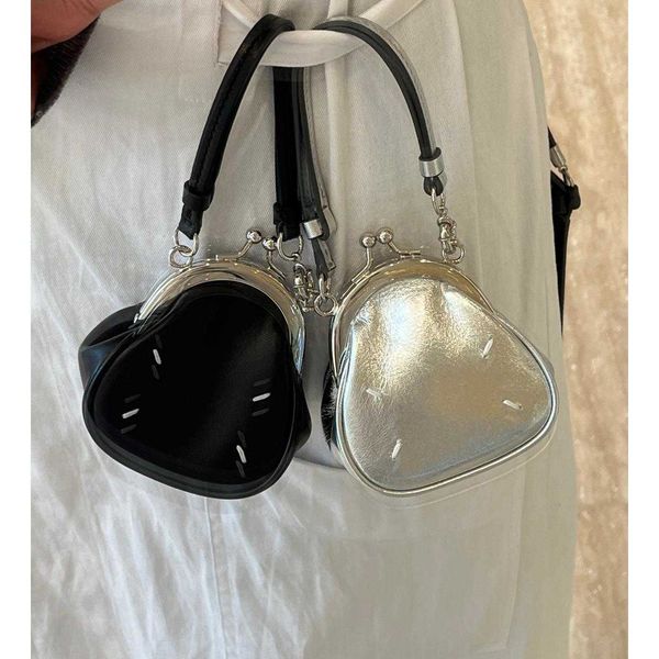 argiela mm6 majira totes hangbag glam slam hobo women's sheepskin style leather cloud bag single shoulder underarm bag 3h3z
argiela mm6 majira totes hangbag glam slam hobo women's sheepskin style leather cloud bag single shoulder underarm bag 3h3z