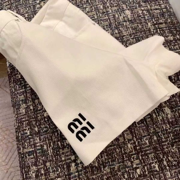 women's summer white letter print slim high-waisted short suit shorts, the fabric is comfortable and smooth, slim version of casual fas, White;black
women's summer white letter print slim high-waisted short suit shorts, the fabric is comfortable and smooth, slim version of casual fas, White;black
