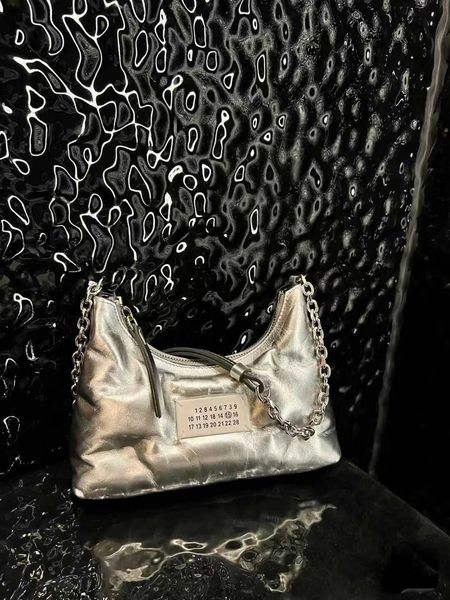 argiela mm6 majira glam slam hobo women's sheepskin liu wen same style leather cloud bag single shoulder underarm bag qoof
argiela mm6 majira glam slam hobo women's sheepskin liu wen same style leather cloud bag single shoulder underarm bag qoof