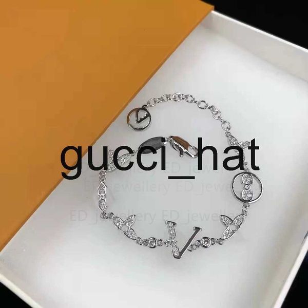 luxury designer elegant gold and silver bracelet fashion women's letter pendant clover bracelet wedding special design jewelry quality, Black
luxury designer elegant gold and silver bracelet fashion women's letter pendant clover bracelet wedding special design jewelry quality, Black