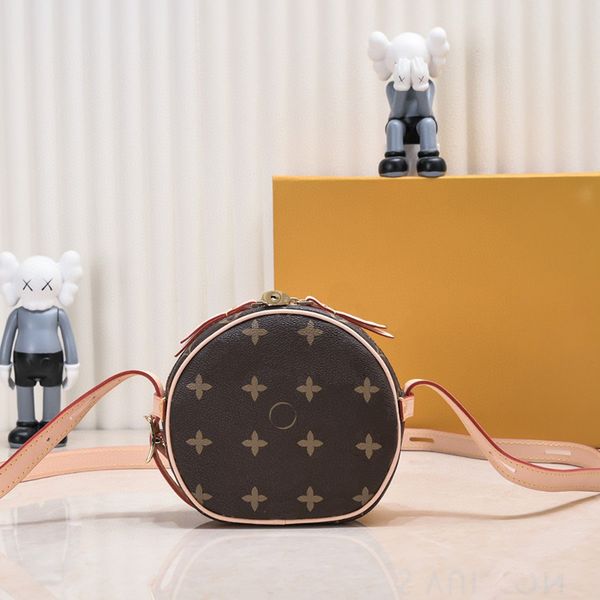 designer solid color leather wallet card bag mini handbag womens new passport and banknote holder a456117
designer solid color leather wallet card bag mini handbag womens new passport and banknote holder a456117