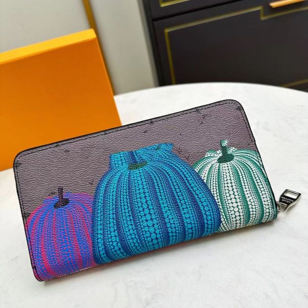 designer fashion men's and women's wallets multi-layer cowhide pumpkin handheld mobile phone bag flower ism light luxury cowhide w, Red;black
designer fashion men's and women's wallets multi-layer cowhide pumpkin handheld mobile phone bag flower ism light luxury cowhide w, Red;black