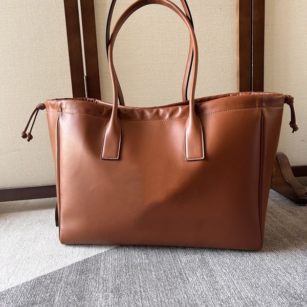 mini cuir cabass handbags triomphe smooth cowhide tote bag woman designer 10a togo soft grained calfskin crossbody bags fashion drawstring s
mini cuir cabass handbags triomphe smooth cowhide tote bag woman designer 10a togo soft grained calfskin crossbody bags fashion drawstring s