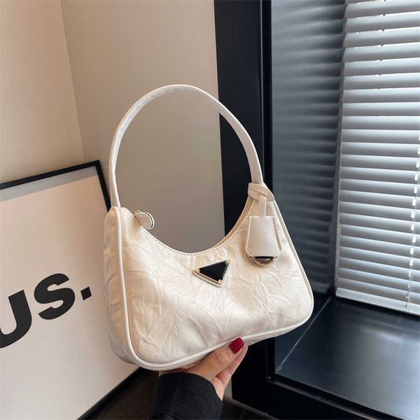 french niche design handbag for women 2023 new fashion simple crescent bag method stick one sling shoulder underarm portable women's pu
french niche design handbag for women 2023 new fashion simple crescent bag method stick one sling shoulder underarm portable women's pu