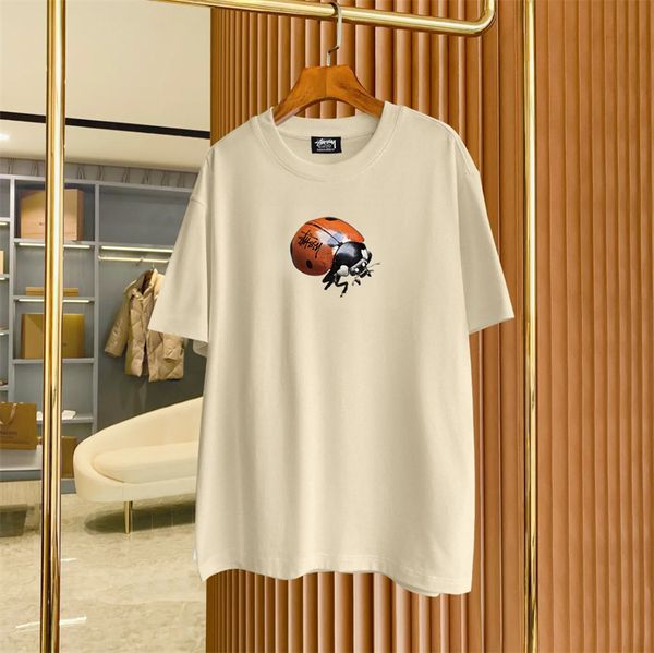 2023 summer new short-sleeved t-shirt, with high breathability and comfort, impeccable details, elemental design concept, delicate and soft, White;black
2023 summer new short-sleeved t-shirt, with high breathability and comfort, impeccable details, elemental design concept, delicate and soft, White;black