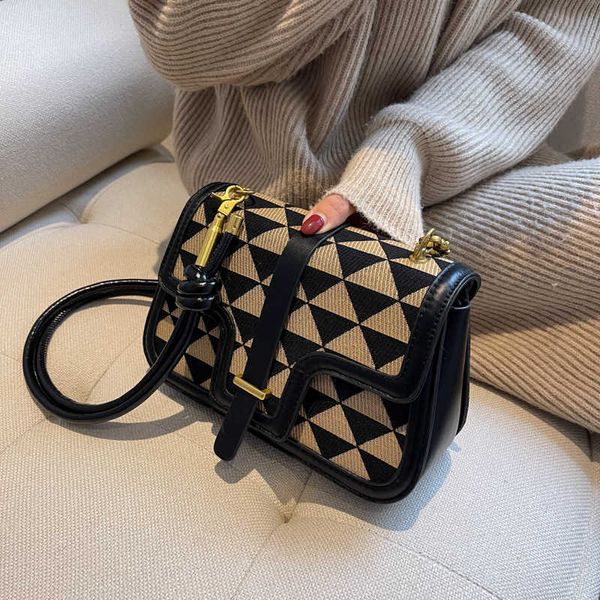 new saddle bag multi layer pocket one sling shoulder underarm fashionable rhombic contrast color foreign style crossbody purses
new saddle bag multi layer pocket one sling shoulder underarm fashionable rhombic contrast color foreign style crossbody purses
