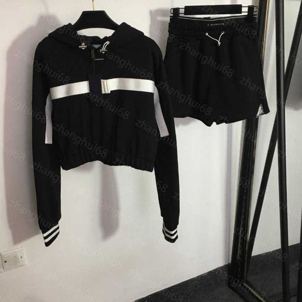 23ss womens designer clothing casual suit women pants sets safety buckle webbing splicing long sleeve hoodie casual short skirt short skirt, White
23ss womens designer clothing casual suit women pants sets safety buckle webbing splicing long sleeve hoodie casual short skirt short skirt, White