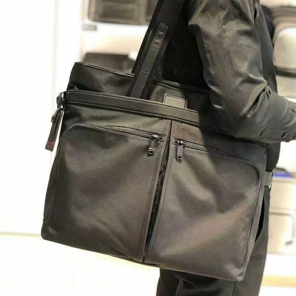luxuries designer bag tumi tuming new men's portable voyageur bag ballistic nylon large designers handbag capacity fashion casual shoul
luxuries designer bag tumi tuming new men's portable voyageur bag ballistic nylon large designers handbag capacity fashion casual shoul