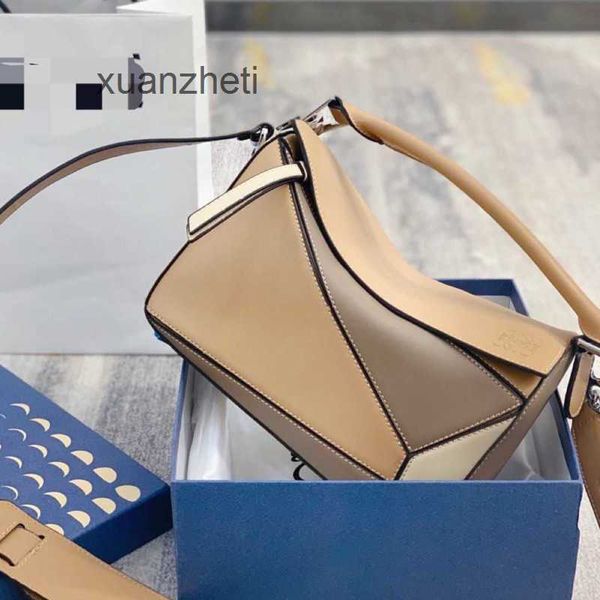 outlet puzzles fashion women's fashion 2023 bag loewcbag splicing hands leather color handbags single shoulder handheld crossbody bags
outlet puzzles fashion women's fashion 2023 bag loewcbag splicing hands leather color handbags single shoulder handheld crossbody bags