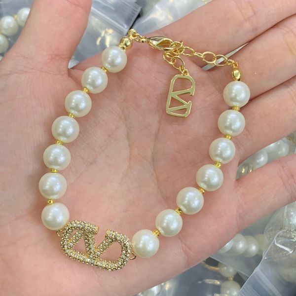woman v logo charm bracelets letter v gold metal chain bracelet designer luxury cuff jewelry women accessories 545, Golden;silver
woman v logo charm bracelets letter v gold metal chain bracelet designer luxury cuff jewelry women accessories 545, Golden;silver