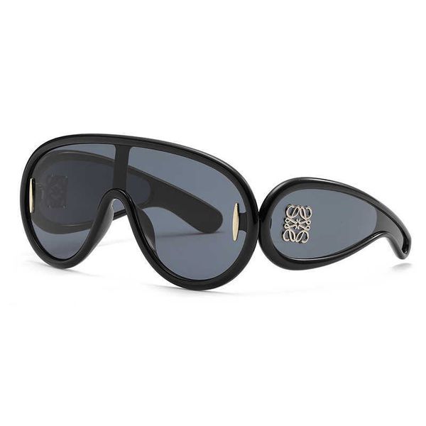 2023 new wing shaped one piece fashionable for women's advanced sense travel personalized sunglasses, White;black
2023 new wing shaped one piece fashionable for women's advanced sense travel personalized sunglasses, White;black